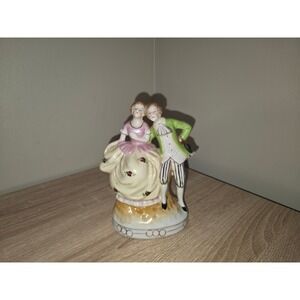 Vintage Maruyama Occupied Japan Porcelain Figurine Colonial Couple Green Pink